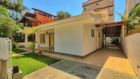 #018 Casa 2 minutos a pé da Praia de Palmas